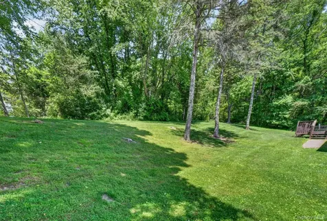 21 Crest Court Hopewell Junction NY 12533