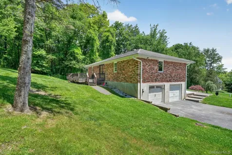 21 Crest Court Hopewell Junction NY 12533