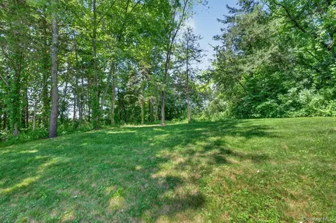 21 Crest Court Hopewell Junction NY 12533