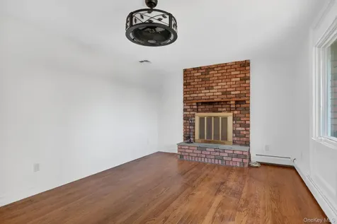 21 Crest Court Hopewell Junction NY 12533