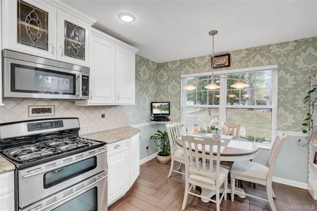 14 Chipmunk Trail Coram NY 11727