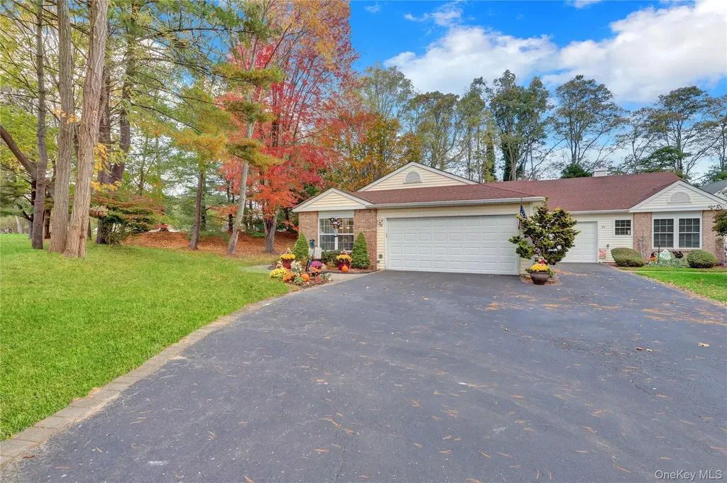 14 Chipmunk Trail Coram NY 11727