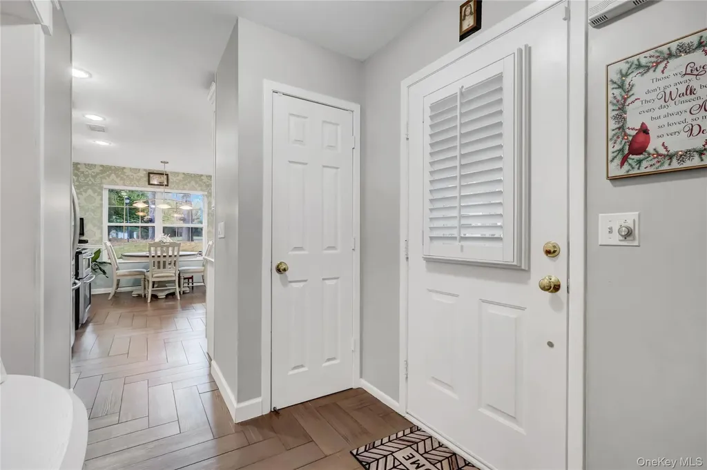 14 Chipmunk Trail Coram NY 11727