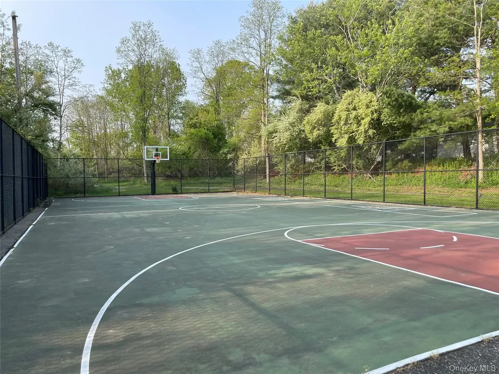 14 Chipmunk Trail Coram NY 11727
