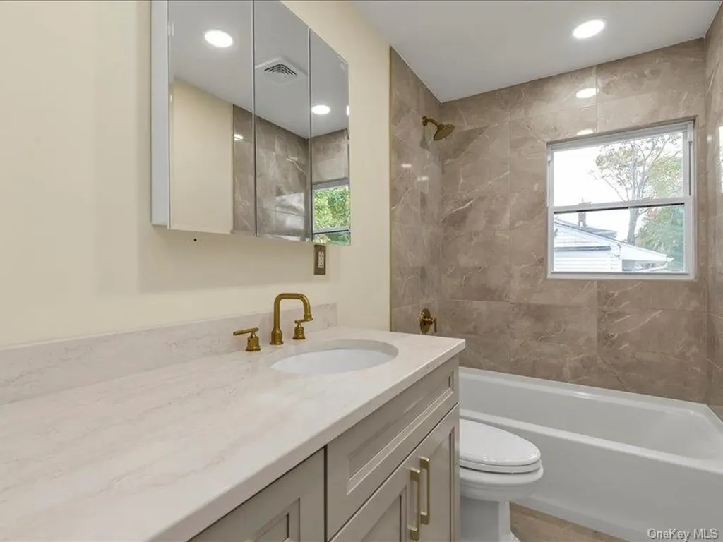 2 Arbor Gate Old Bethpage NY 11804