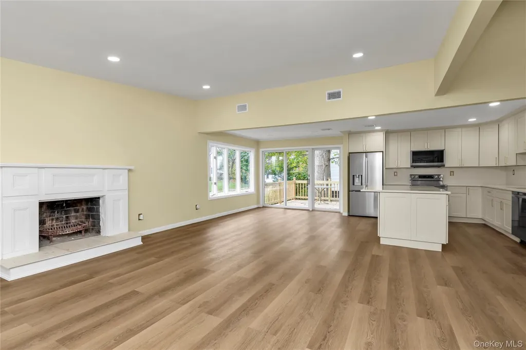 2 Arbor Gate Old Bethpage NY 11804