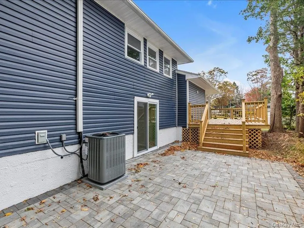 2 Arbor Gate Old Bethpage NY 11804