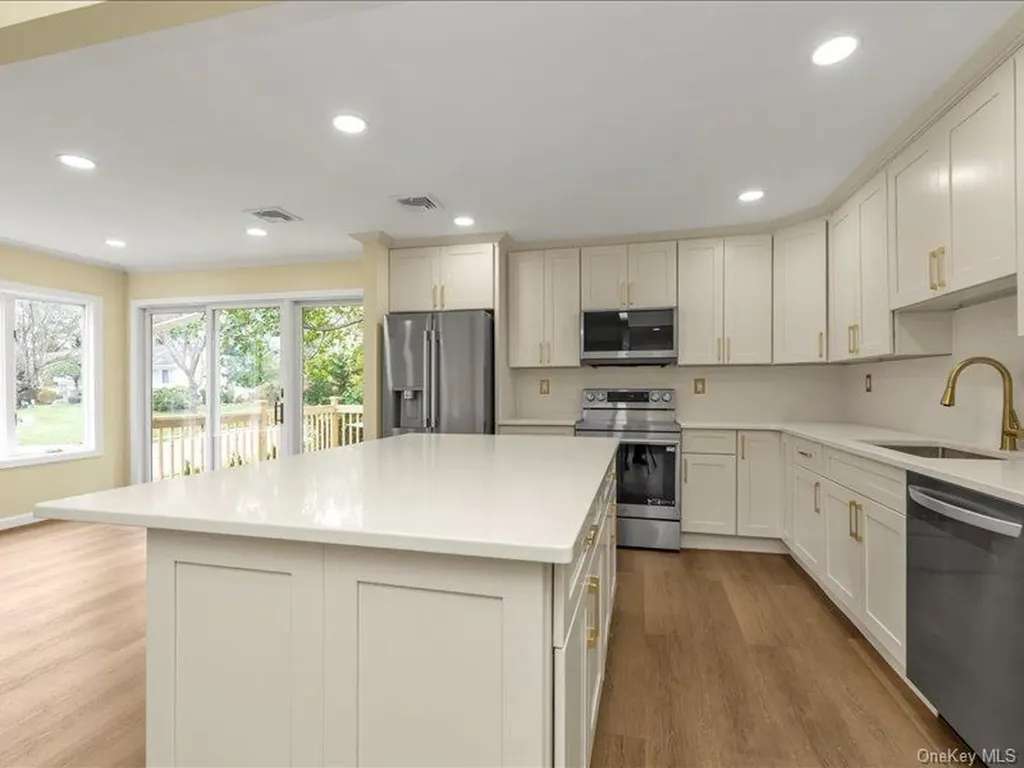 2 Arbor Gate Old Bethpage NY 11804
