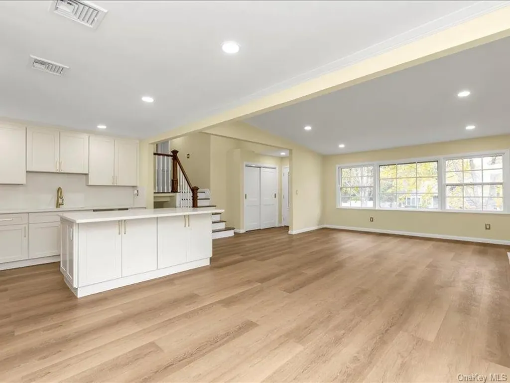 2 Arbor Gate Old Bethpage NY 11804