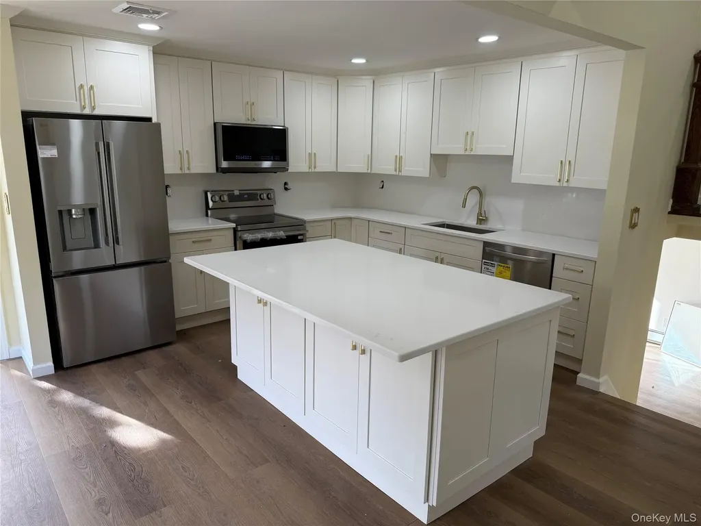 2 Arbor Gate Old Bethpage NY 11804