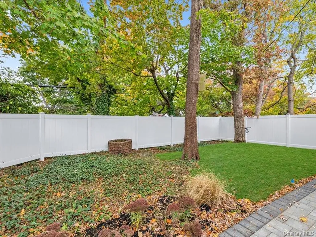 2 Arbor Gate Old Bethpage NY 11804