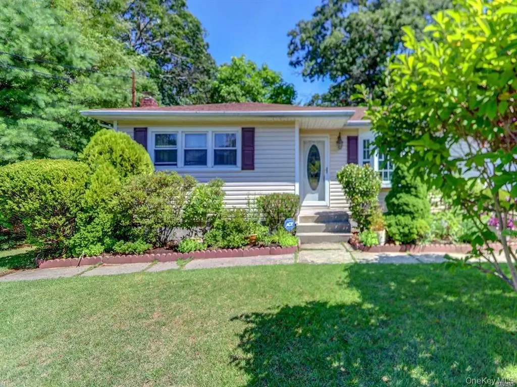 22 Teller Avenue Coram NY 11727