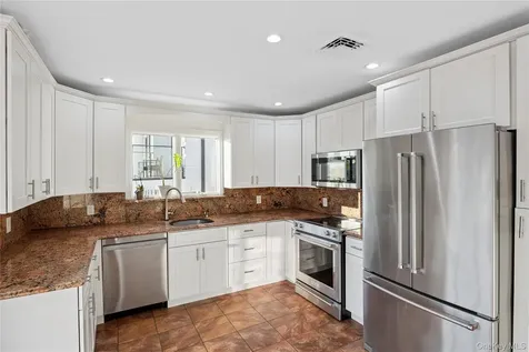 3066 Ann Street Baldwin Harbor NY 11510