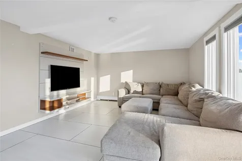 3066 Ann Street Baldwin Harbor NY 11510