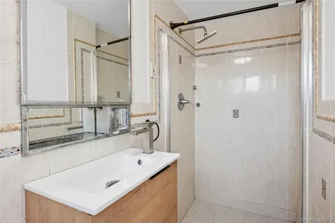 3066 Ann Street Baldwin Harbor NY 11510