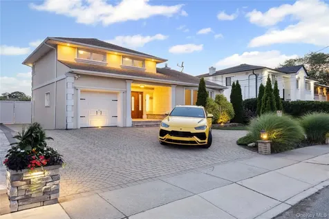 3066 Ann Street Baldwin Harbor NY 11510