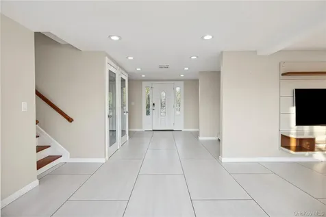 3066 Ann Street Baldwin Harbor NY 11510