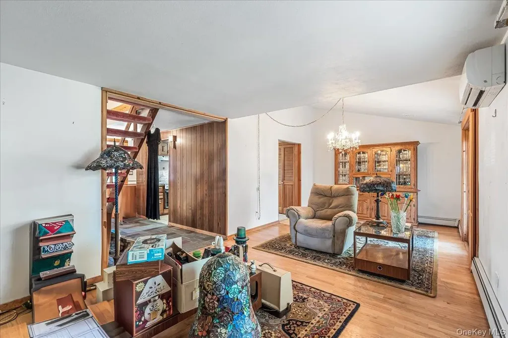 5 Torrey Pine Lane Medford NY 11763
