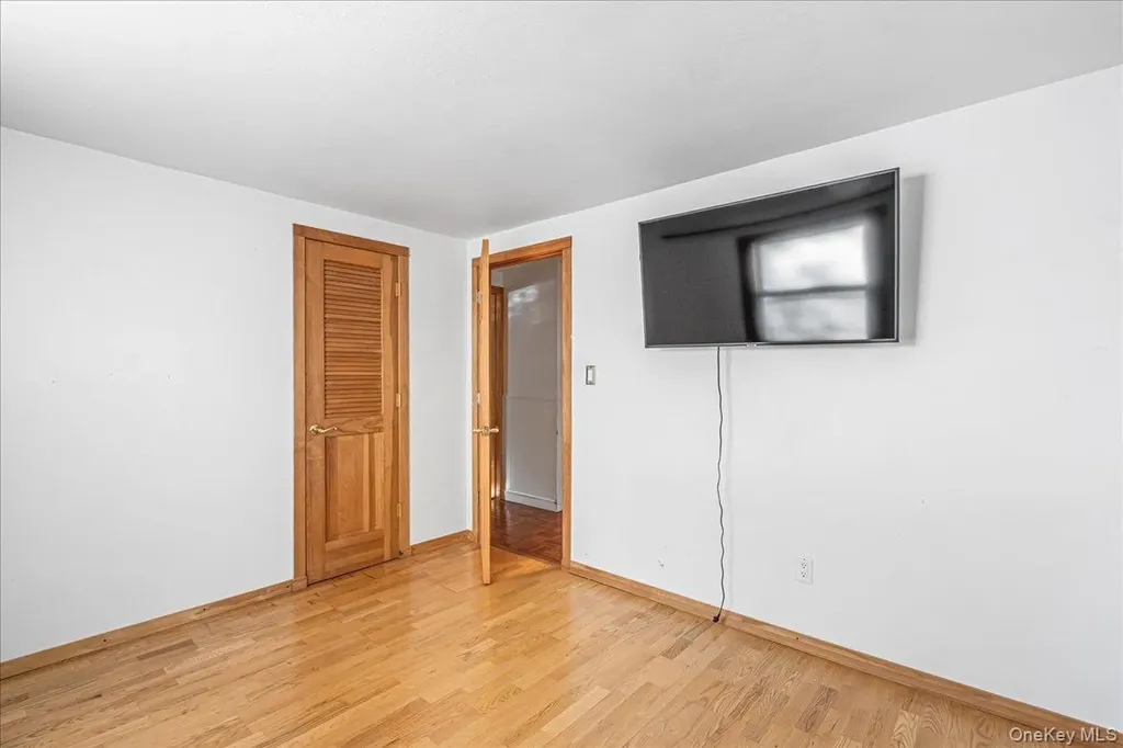 5 Torrey Pine Lane Medford NY 11763