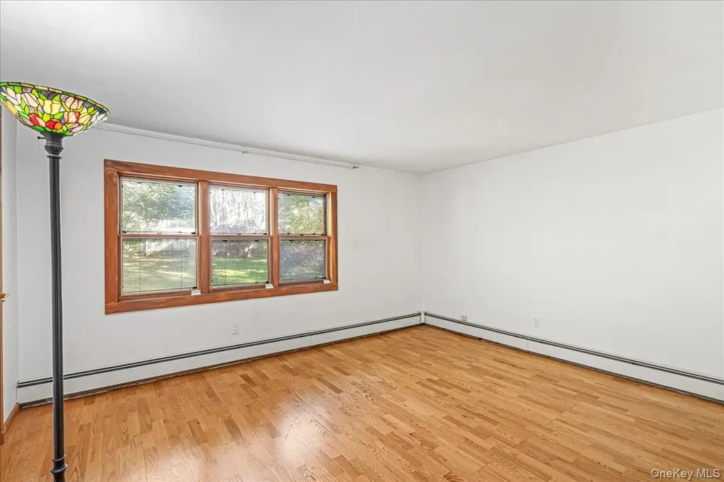 5 Torrey Pine Lane Medford NY 11763