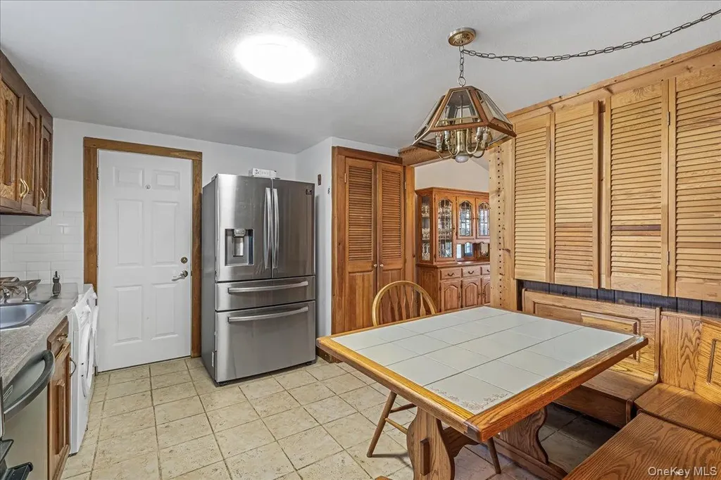 5 Torrey Pine Lane Medford NY 11763