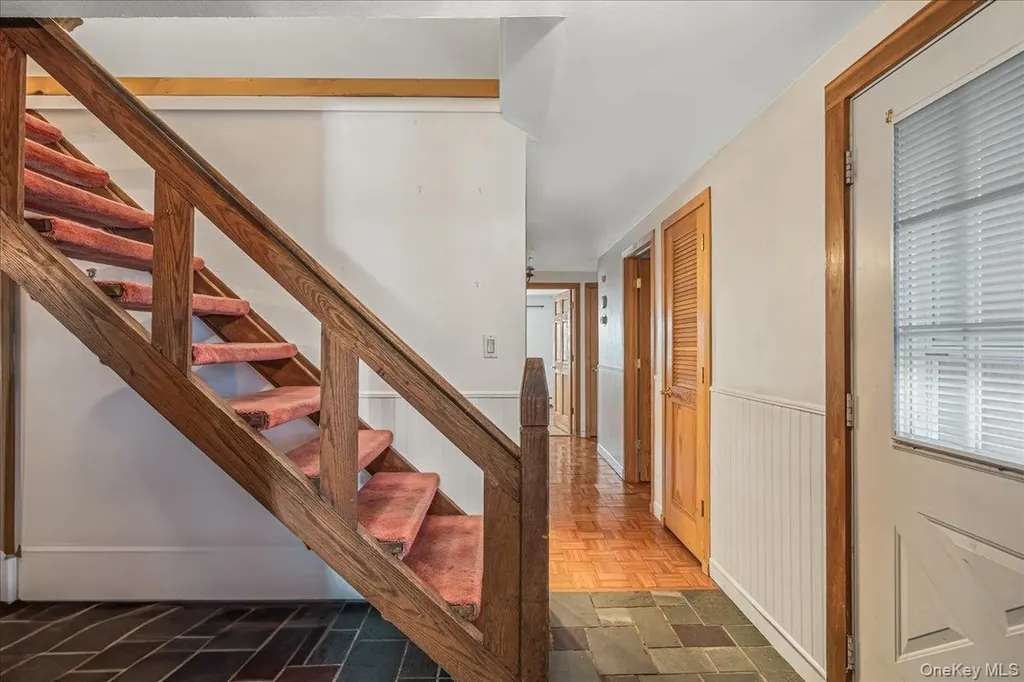 5 Torrey Pine Lane Medford NY 11763