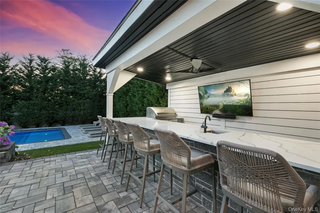 1945 Byron Road Merrick NY 11566