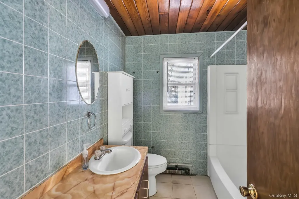 154 Ackerly Street Riverhead NY 11901
