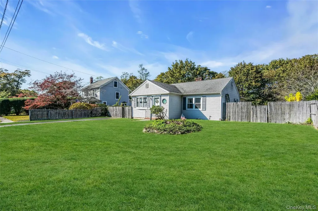 154 Ackerly Street Riverhead NY 11901