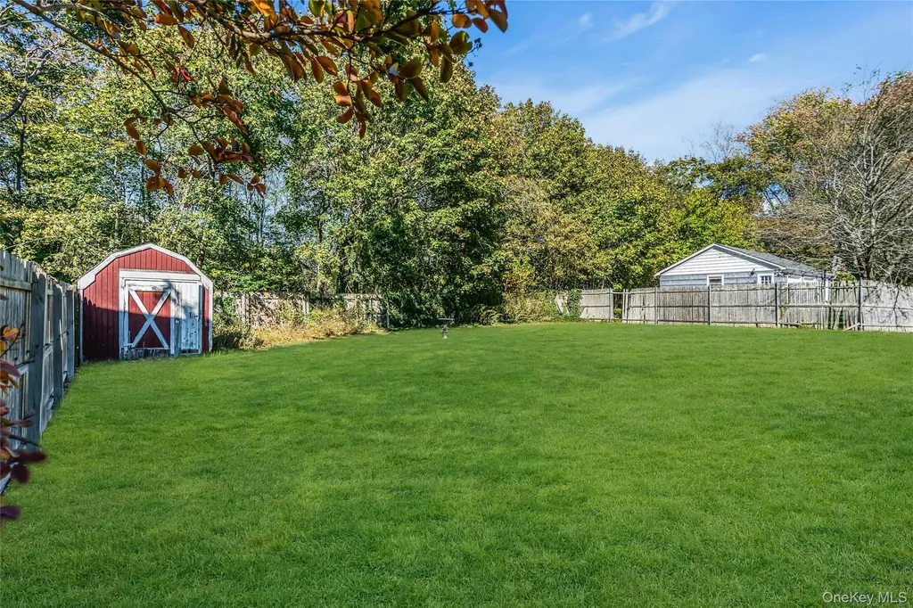154 Ackerly Street Riverhead NY 11901