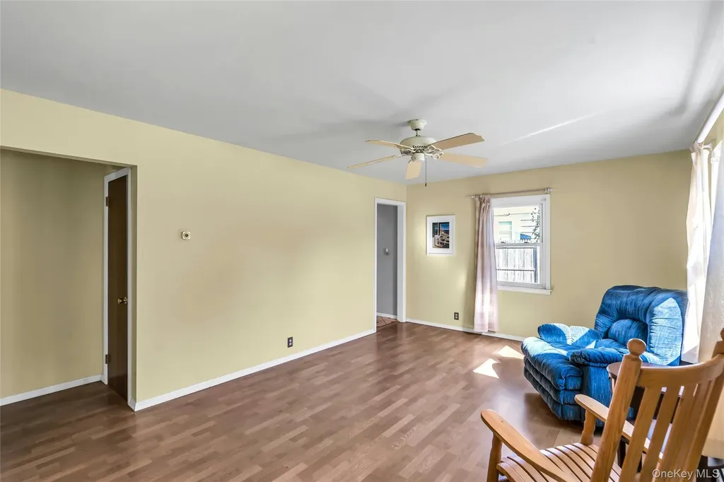 154 Ackerly Street Riverhead NY 11901