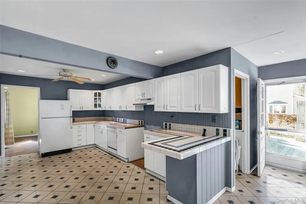 154 Ackerly Street Riverhead NY 11901