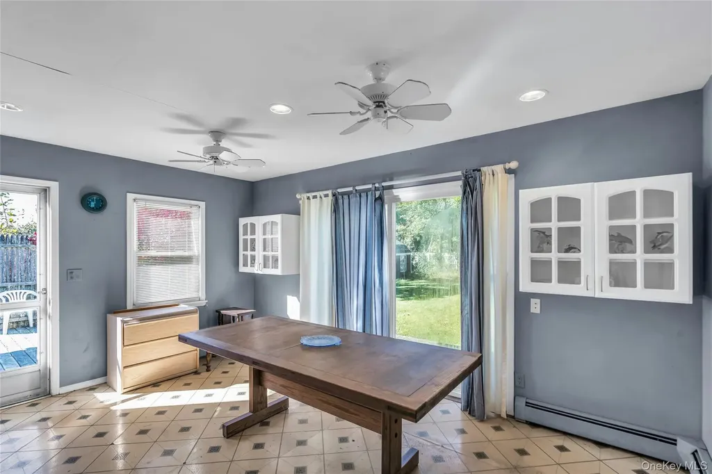 154 Ackerly Street Riverhead NY 11901