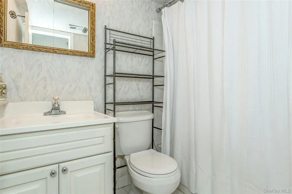 93 Palo Alto Drive Plainview NY 11803