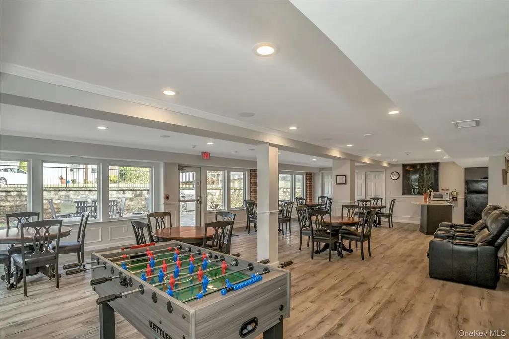 93 Palo Alto Drive Plainview NY 11803