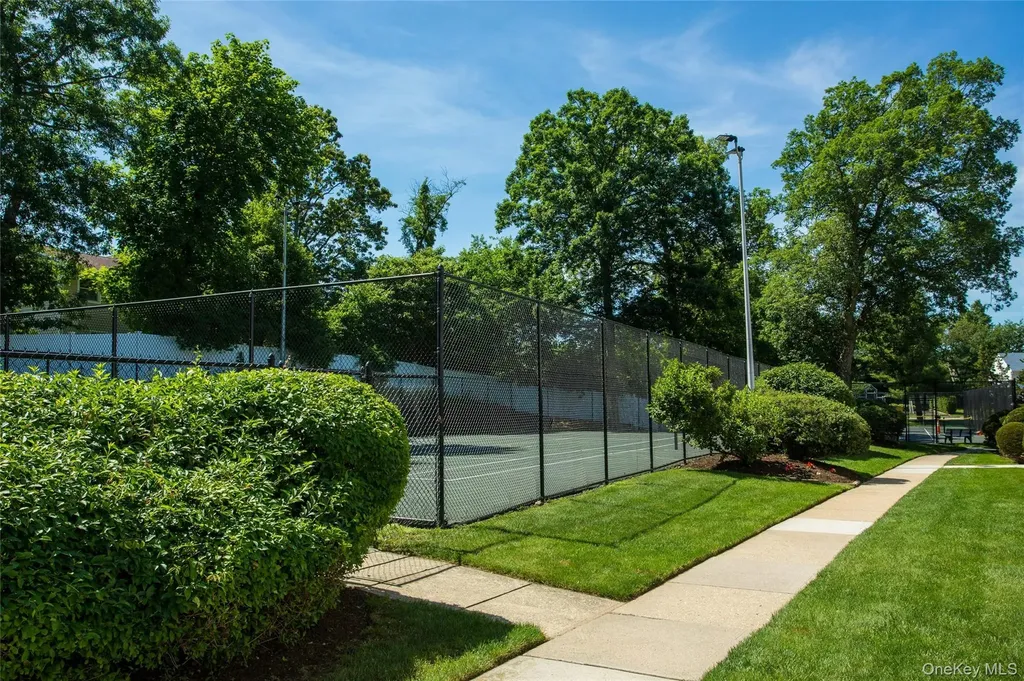 93 Palo Alto Drive Plainview NY 11803