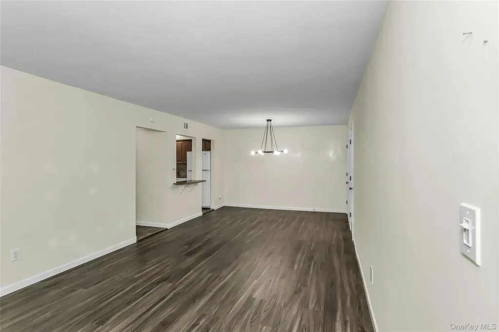 93 Palo Alto Drive Plainview NY 11803