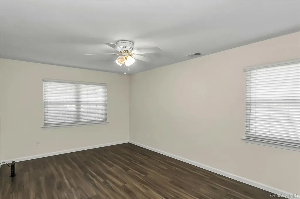 93 Palo Alto Drive Plainview NY 11803