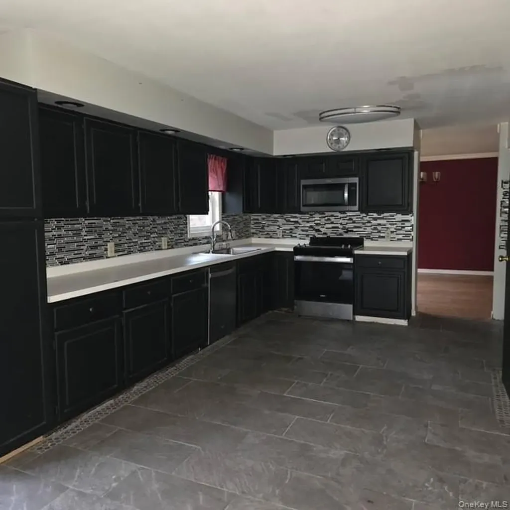 2752 State Route 42 Forestburgh NY 12777