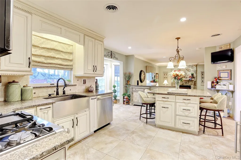3 Mohawk Court Stony Point NY 10980