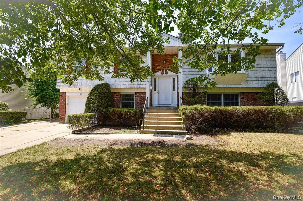 65 Bluebird Lane Plainview NY 11803