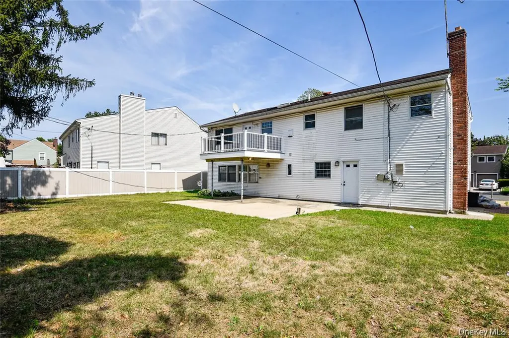 65 Bluebird Lane Plainview NY 11803