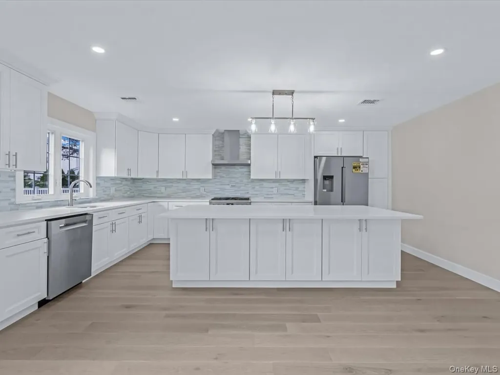 111 Celler Avenue New Hyde Park NY 11040