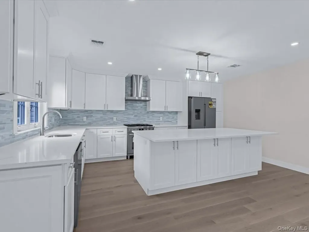 111 Celler Avenue New Hyde Park NY 11040