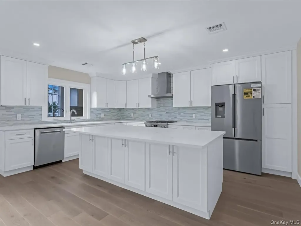 111 Celler Avenue New Hyde Park NY 11040