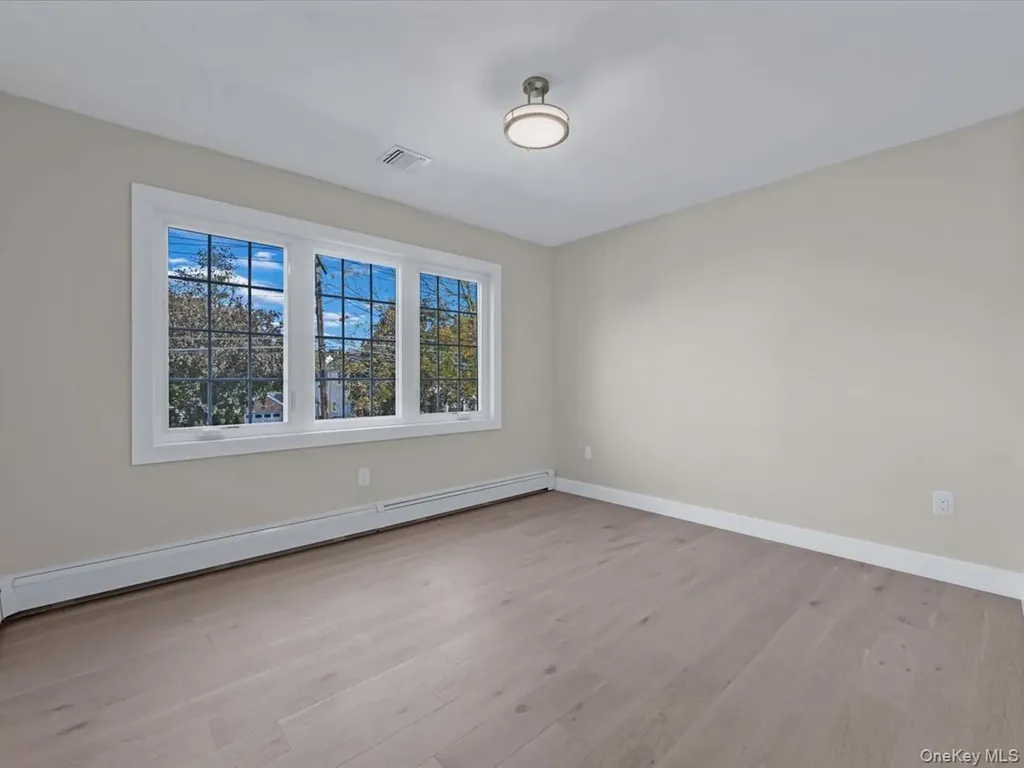 111 Celler Avenue New Hyde Park NY 11040