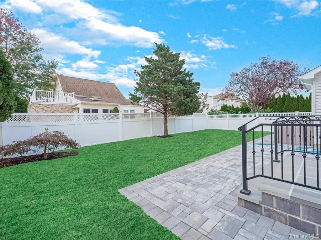 111 Celler Avenue New Hyde Park NY 11040