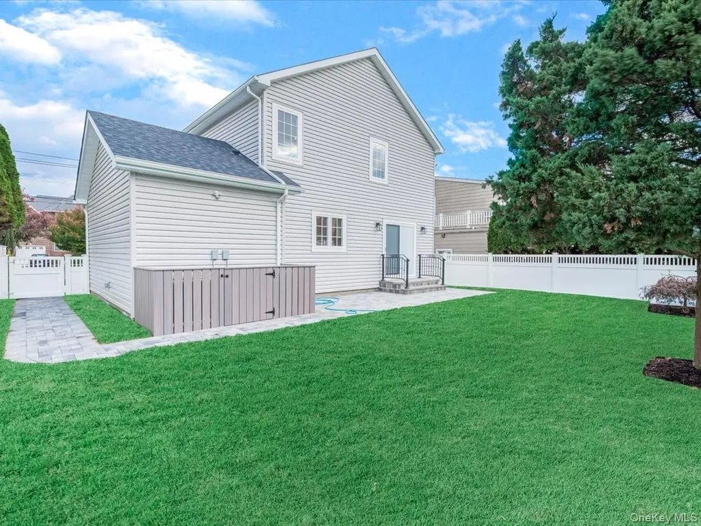 111 Celler Avenue New Hyde Park NY 11040