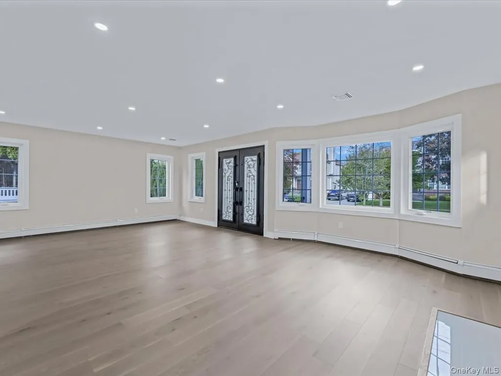 111 Celler Avenue New Hyde Park NY 11040