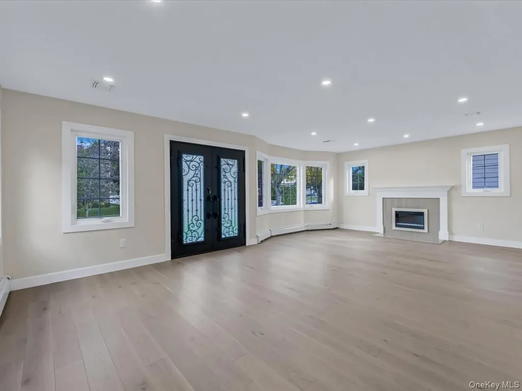 111 Celler Avenue New Hyde Park NY 11040
